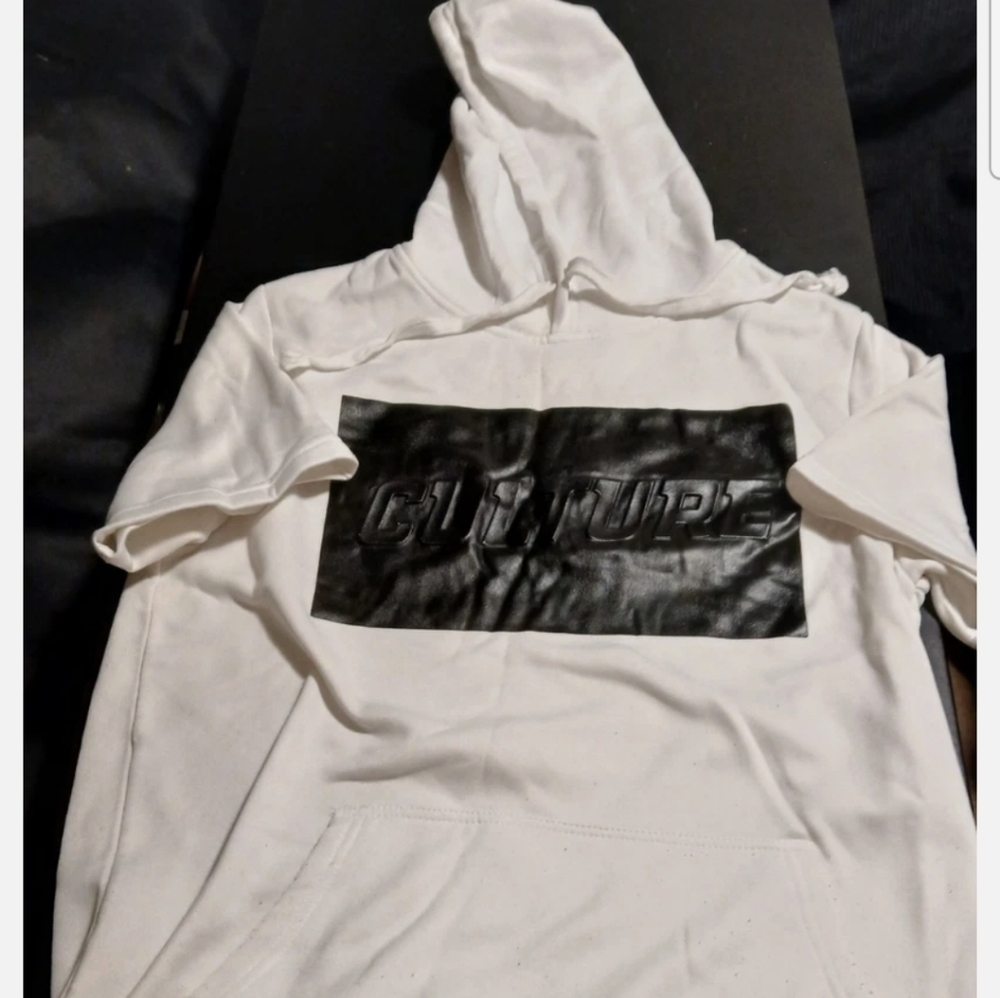 Huge Fashion Exchange White Large Short Sleeve Hoodie